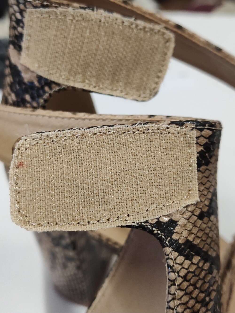 "Delicious" Snake-Print Block Heel Sandals Size 8.5 - Picture 9 of 12